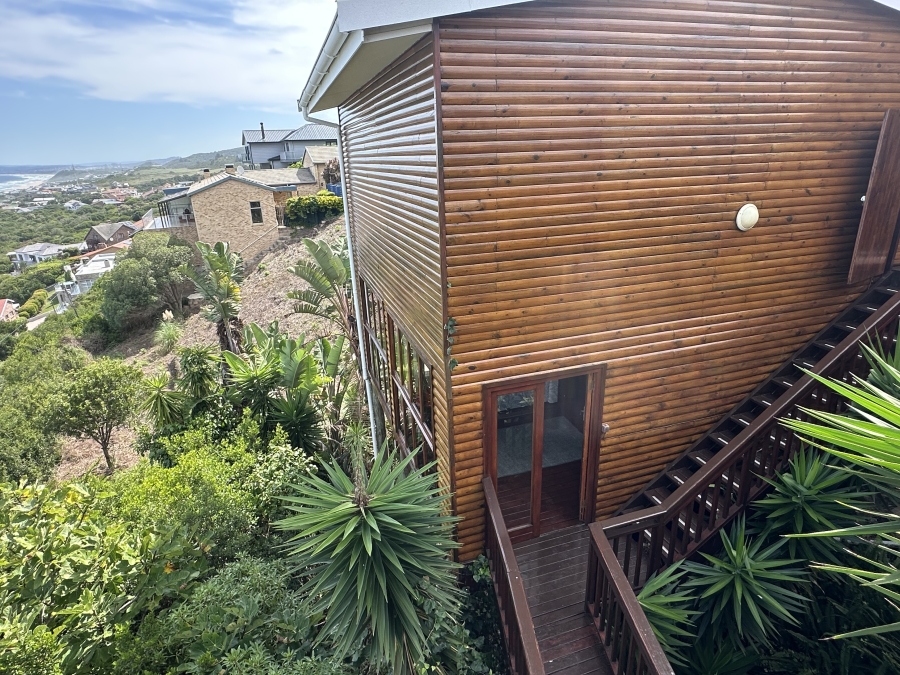 6 Bedroom Property for Sale in Outeniqua Strand Western Cape